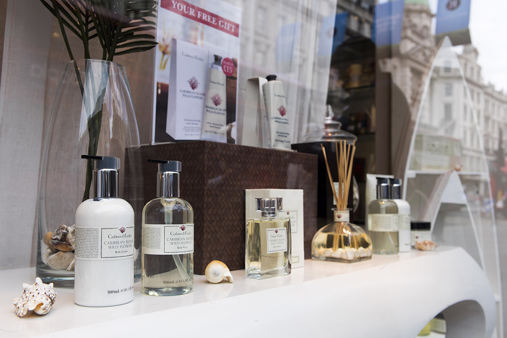 Rob Cartwright Photography Crabtree Evelyn luxury toiletries soap cream beauty nails Carribean Regent Street London retail event corporate photography shopping customers window display visual merchandising