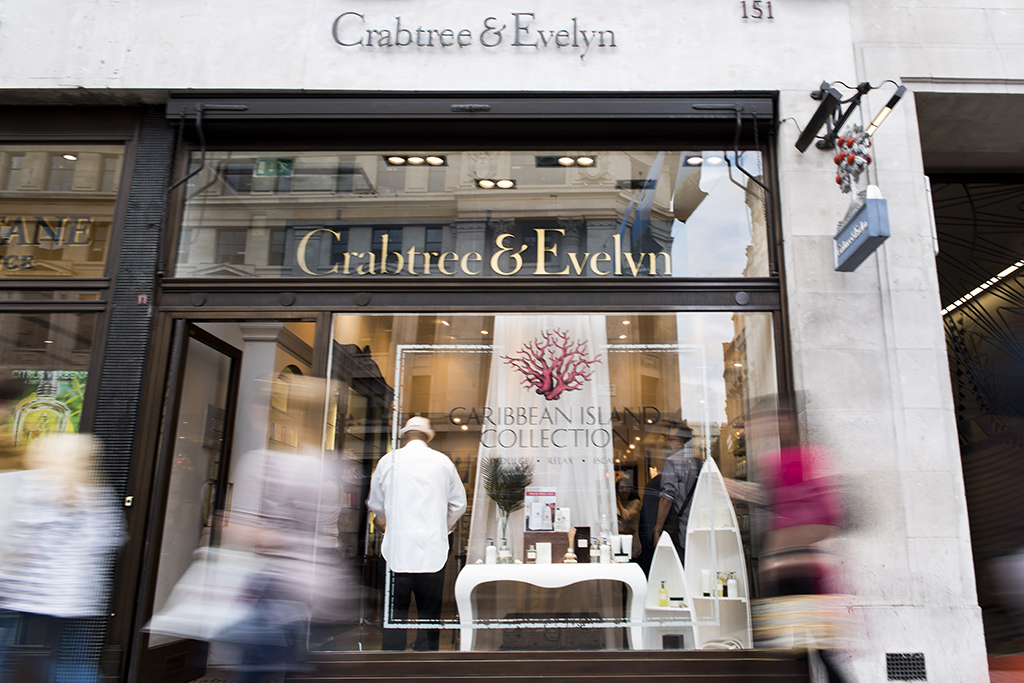 Rob Cartwright Photography Crabtree Evelyn luxury toiletries soap cream beauty nails Carribean Regent Street London retail event corporate photography shopping customers slow shutter long exposure